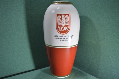 Ваза фарфоровая Лига обороны края "Liga Obrony Kraju - LOK". 1984 год. Польша. Под реставрацию.