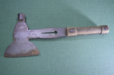 Топор старинный с молотком артельный инструмент. СССР. 1920 - 1930 годы.
