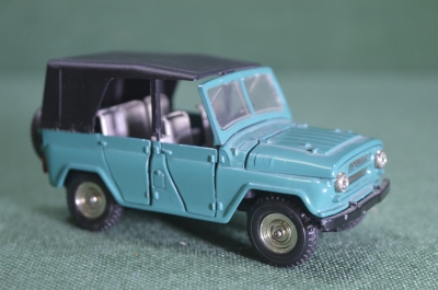 Модель масштабная, автомобиль "УАЗ-469". 1:43. N А34. Металл. Сделано в СССР.