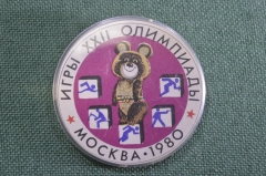 Значок "Олимпийский Мишка. Олимпиада 1980, Москва". Виды спорта, пластик. СССР.