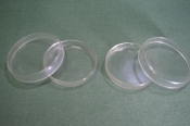 Емкости стеклянные для реактивов, биологических образцов (2 штуки).