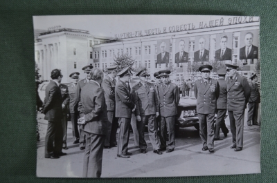 Фотография "Войцех Ярузельский с генералами. Чайка". Военные. Армия. СССР. #10