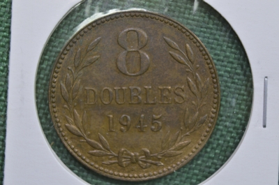 Монета 8 дублей 1945 Гернси, aUNC