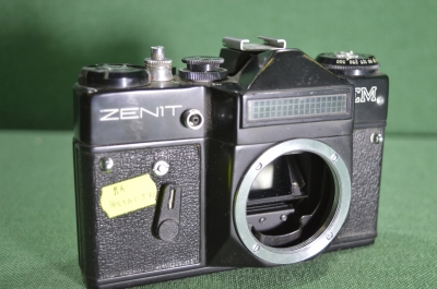 Фотоаппарат "Зенит ЕМ" "ZENIT EM", на запчасти или в ремонт, без объектива.